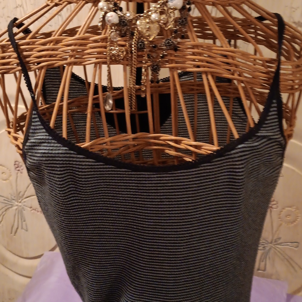 GAP Tank Top - Picture 5 of 7